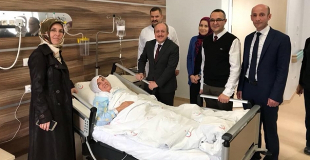 Karadağ ve Akar’dan hasta ziyareti