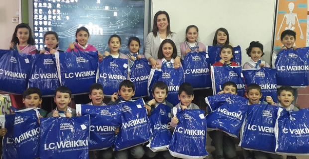 Alacalı öğrencilere giyim yardımı