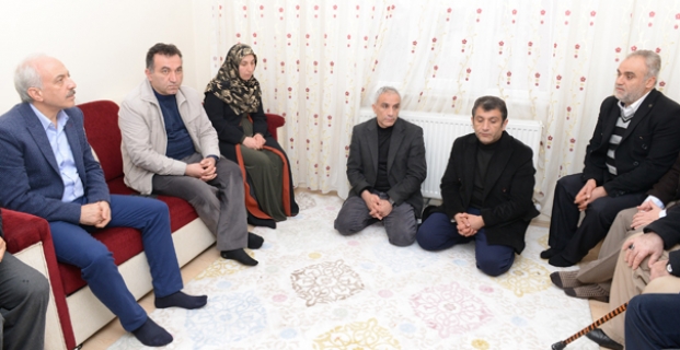 Gül ile Karadağ’dan şehit ailesini ziyaret