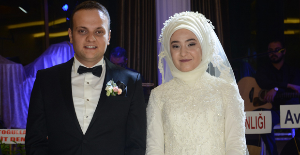 Ayşenur ve Gürkan'a görkemli düğün