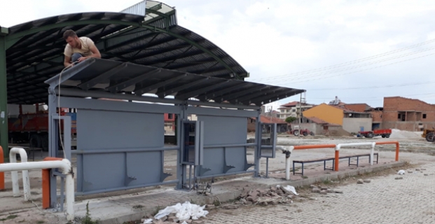 Otobüs durakları yenileniyor