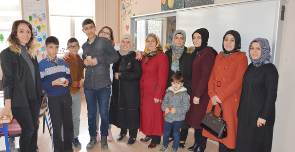 AK Partili Kadınlardan Özel Eğitim Merkezi’ne ziyaret