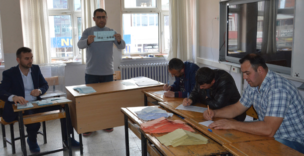 11 bin 930 seçmen oy kullandı