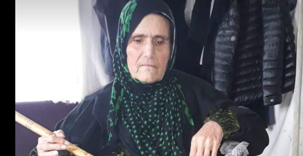Şimdi de mülteci kadına yardımcı oldular