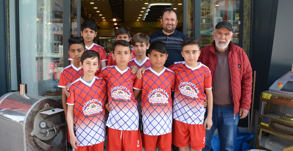 Bademix'ten Belediyespor U12 takımına forma