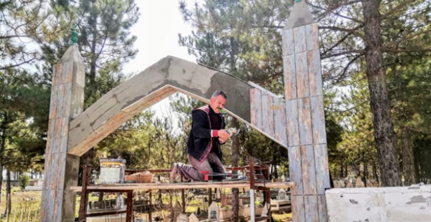 Alaca'da mezarlıklar bakıma alındı