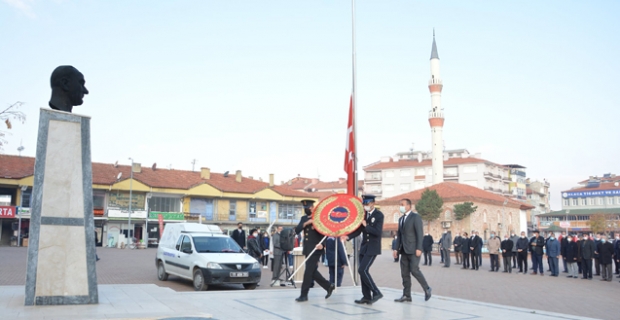 Saygı, özlem ve minnetle anıyoruz