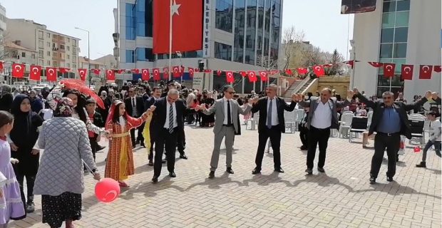 23 Nisan protokol ile şenlendi