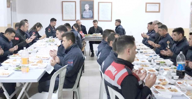 Jandarma personeli ile iftar yaptılar