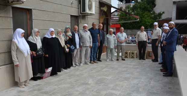 Hacca giden kafile uğurlandı