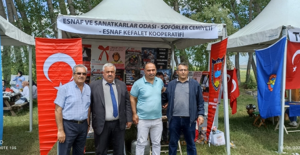 Recep Gür, stantları tek tek gezdi, destek verdi