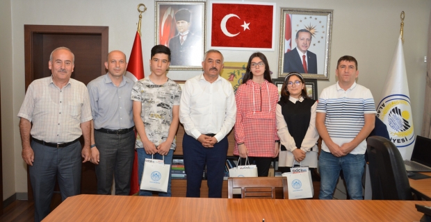 LGS'de dereceye giren öğrenciler ödüllendirildi