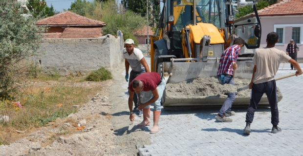 Özhan Mahallesi’nde kilittaşı çalışmaları sürüyor