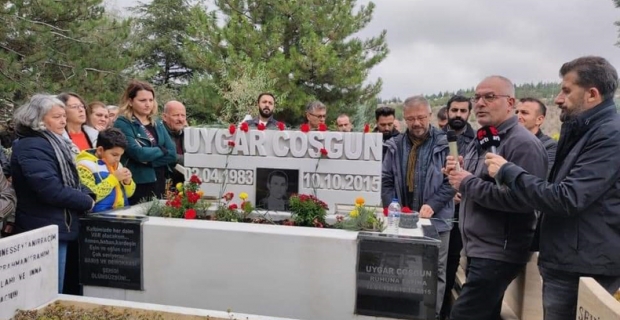 Alacalı Avukat Uygar Coşgun, mezarı başında anıldı