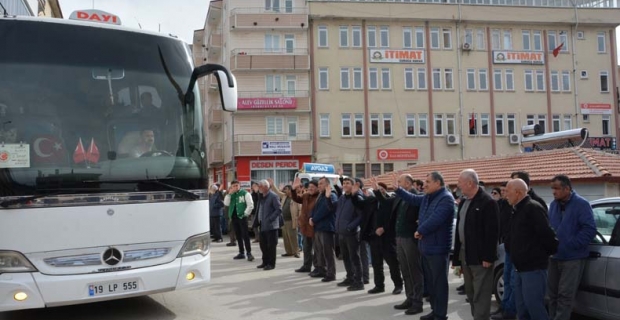 Alaca'daki Umre yolcuları dualarla uğurlandı