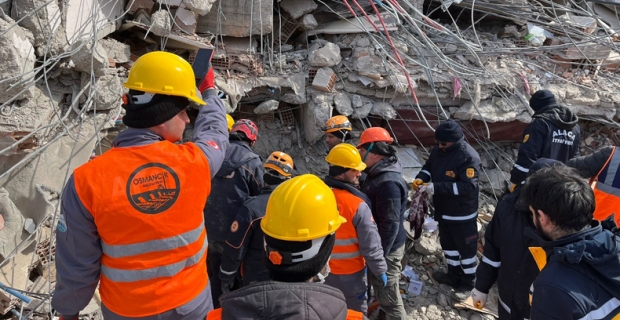 Çorum ekibi Muazzez Aslantaş’ı enkazdan sağ kurtardı