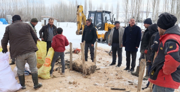 Deprem bölgesine 90 ton odun 82 ton kömür gönderdiler