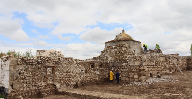 Önemli bir tarihe sahip olan Hüseyin Gazi Türbesi restore ediliyor