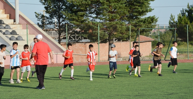 Alaca'da Yaz Futbol Okulu başladı