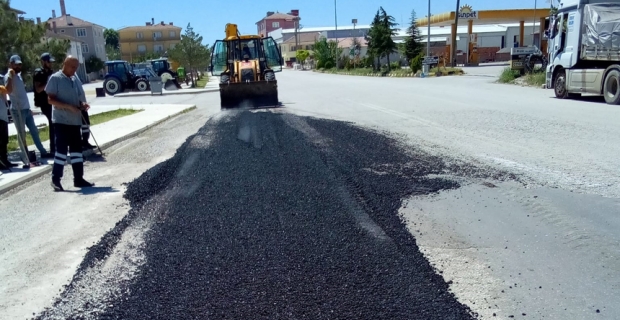 Ekin pazarının girişindeki bozulan yollar düzeltildi