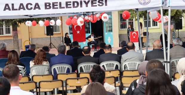 Alaca'daki öğrenciler Atatürk’ün sevdiği türküleri seslendirdiler