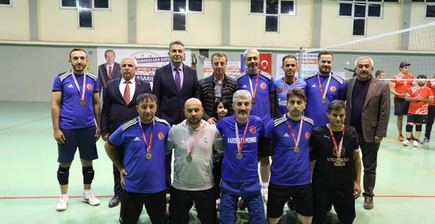 Voleybolda İlçe Milli Eğitim Müdürlüğü takımı Şampiyon oldu