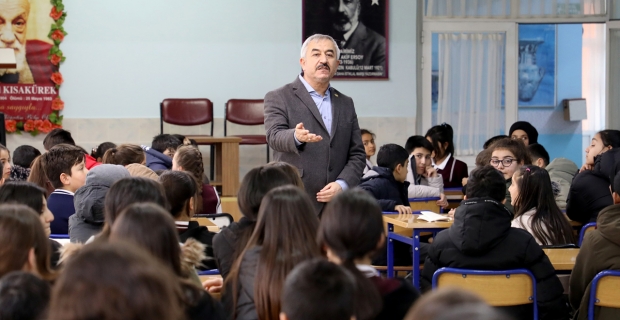Başkan Şaltu, tecrübelerini öğrencilerle paylaştı