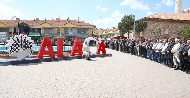 Alaca’da Cuma namazı sonrası yağmur duası