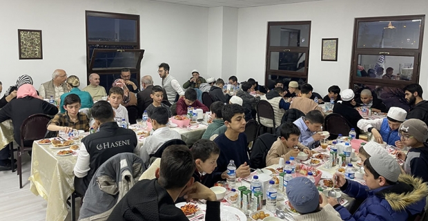 Öğrenciler iftarda bir araya geldi