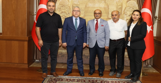 Sivas Valisi Dr. Yılmaz Şimşek’i ziyaret ettiler