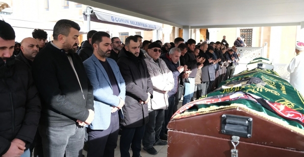 Alaca'daki kazada hayatını kaybeden baba ve oğlu toprağa verildi