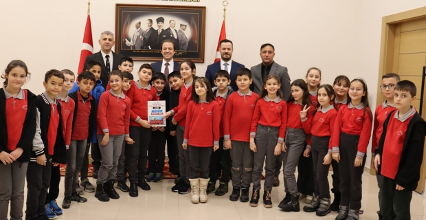 Alaca’da İlkokul öğrencileri "Minik Kalemler" isimli hikaye kitabı yazdı