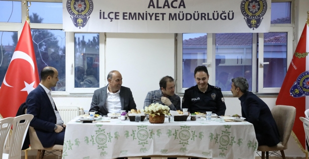 Alaca polisi iftarda buluştu