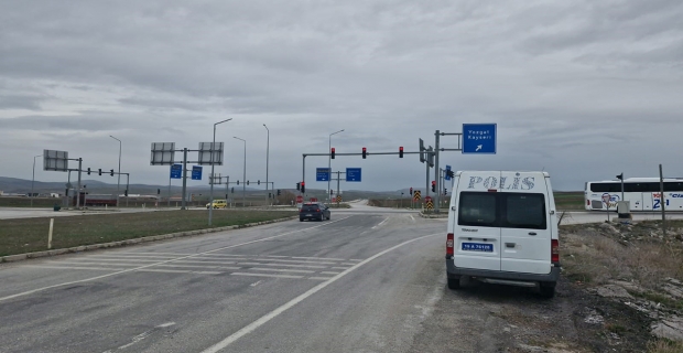 Polis ekipleri sık sık kazaların yaşandığı kavşakta bayram boyunca görev yapacak