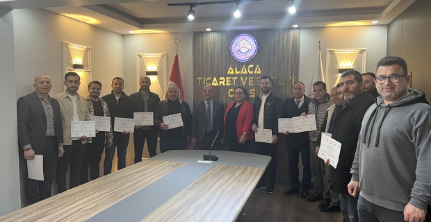 Alaca TSO ve OKA iş birliğiyle Dış Ticaret Sertifika Programı ile sertifikalar teslim edildi