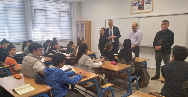 Şahin, LGS’ye girecek 8.ci sınıf öğrencilerini ziyaret etti