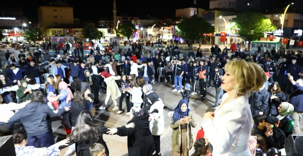 19 Mayıs coşkusu ‘Gençlik Şöleni’yle taçlandı