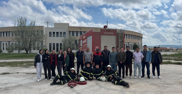 Alaca Belediyesi’nden MYO Öğrencilerine Yangınla Mücadele Eğitimi