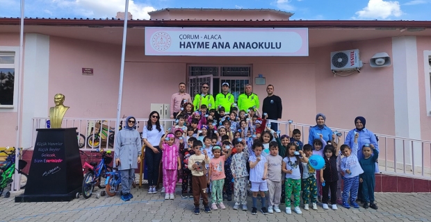 Alaca'da Trafik Haftası coşku ile kutlandı