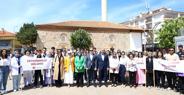 Cumhuriyet Meydanı’nda anlamlı buluşma: Bilimle sanat el ele verdi