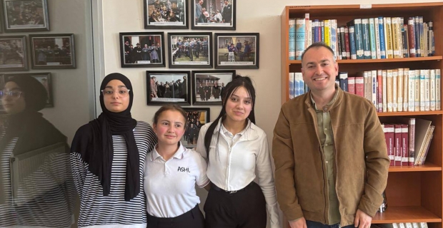 Kaymakamlık Kütüphanesi’nde Anlamlı Proje: Atatürk’e Özel Fotoğraf Köşesi