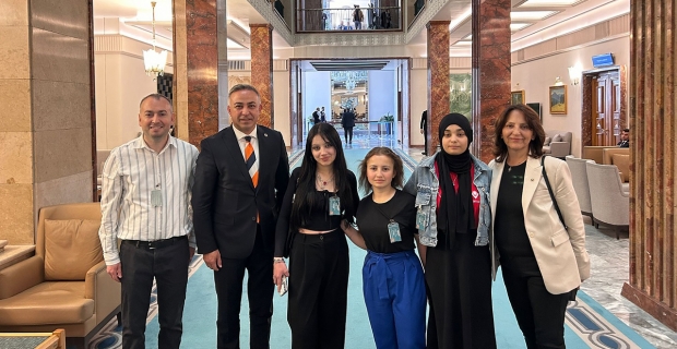 Meclis’te gençlik rüzgarı: Alaca’dan öğrenciler TBMM’yi gezdi