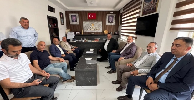 Zeki Dilmen’den AK Parti ziyareti