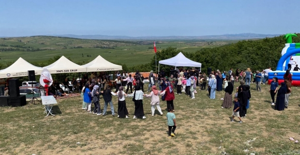 Büyükhırka'da coşkulu şenlik: Sulama ve yol müjdesi verildi