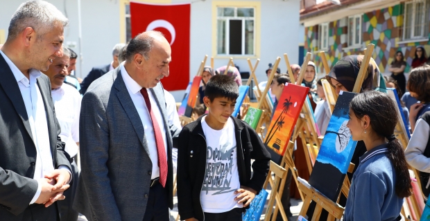 Büyükhırka Köyü'nde renkli sergi: Minik eller sanatla buluştu