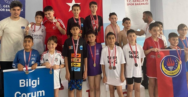 Cumhuriyet İlkokulu yüzmede yine kürsüde: Çorum’dan 4 dereceyle döndüler