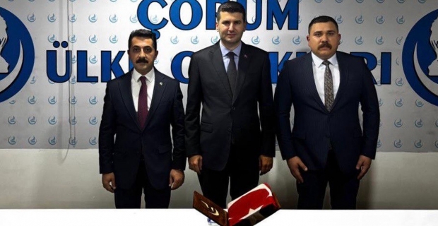 Ülkü Ocaklarında bayrak değişimi