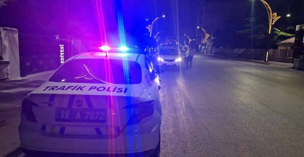 Alaca'da trafik kurallarını ihlal eden 15 araç sürücüsüne para cezası