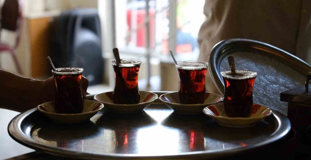 Alaca’da çaya zam: Fiyatlar çıktı, tepkiler gecikmedi