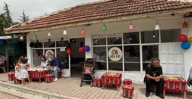 Tarihin kalbinde otantik mola: Alacahöyük’te Köy Evi Cafe hizmete açıldı